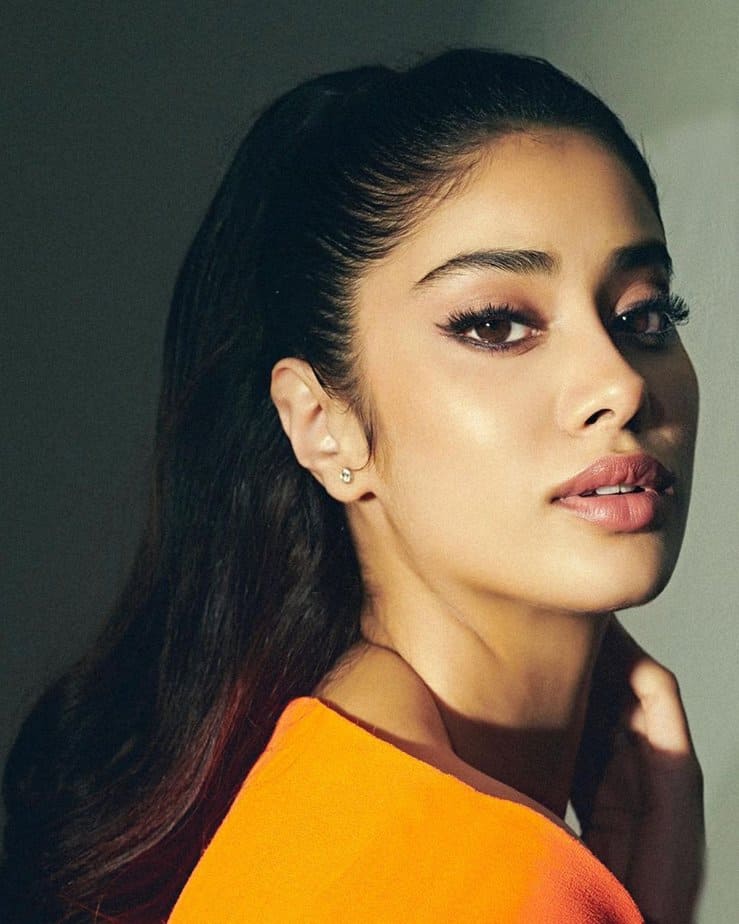 janhvi kapoor - updatenews360