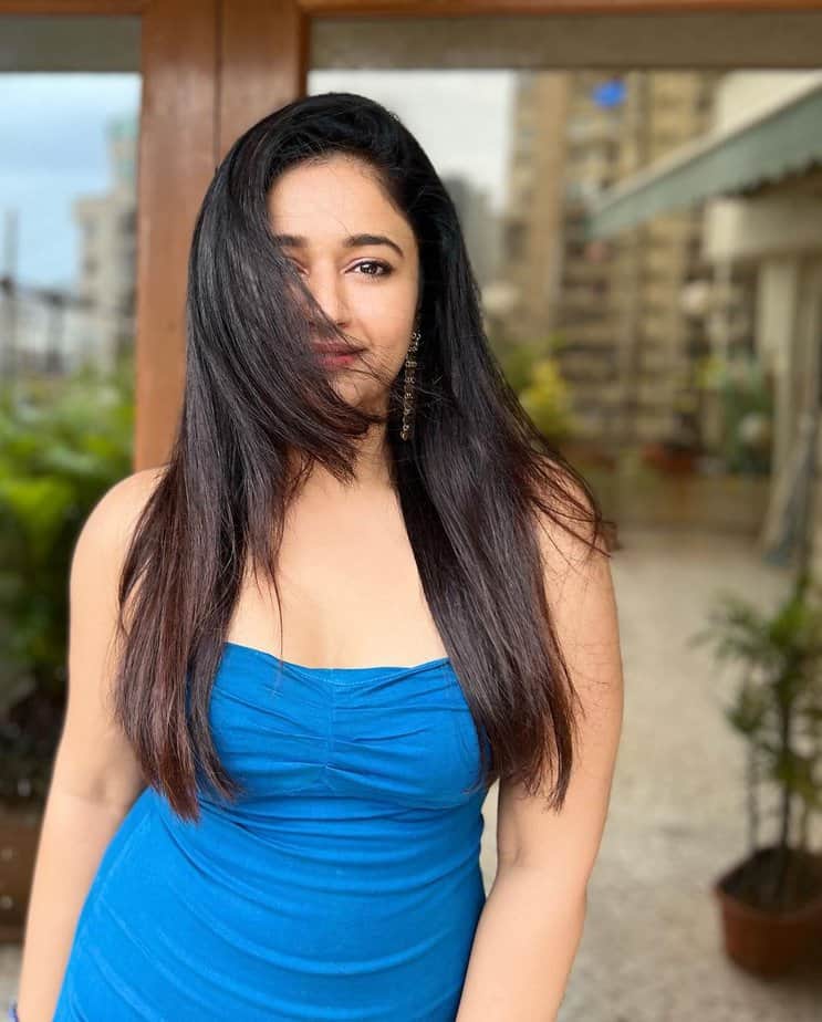 poonam bajwa- updatenews360