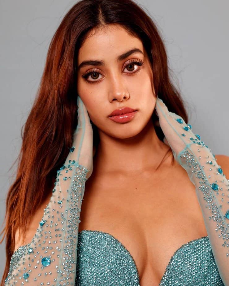 janhvi kapoor - updatenews360