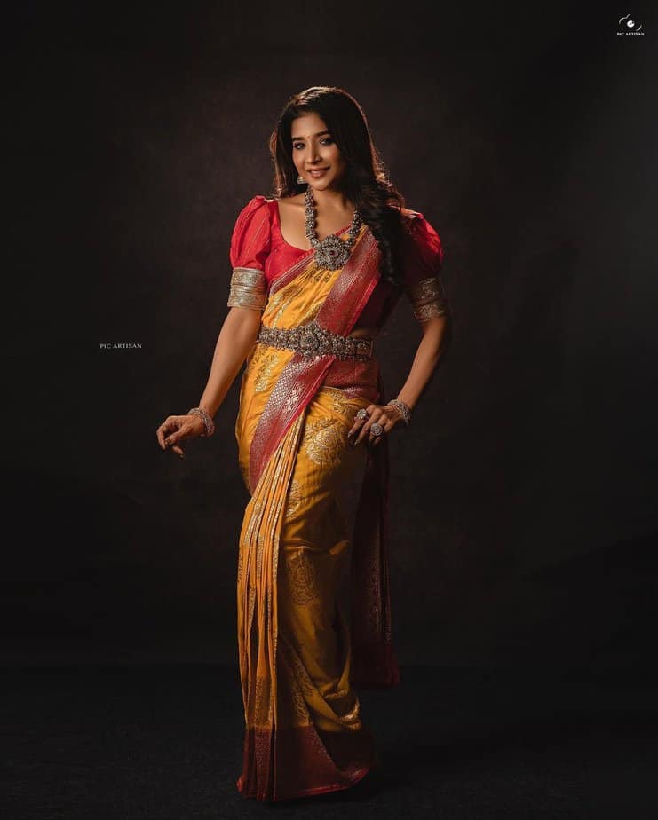 sakshi agarwal - updatenews360.jpg 25