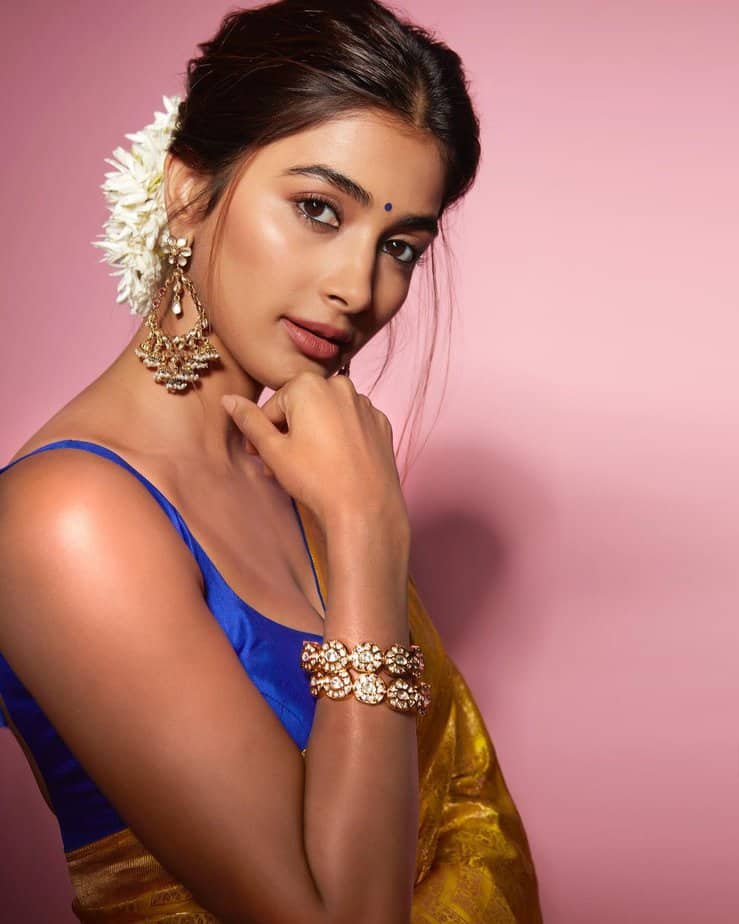 pooja hegde - updatenews360.jpg 1