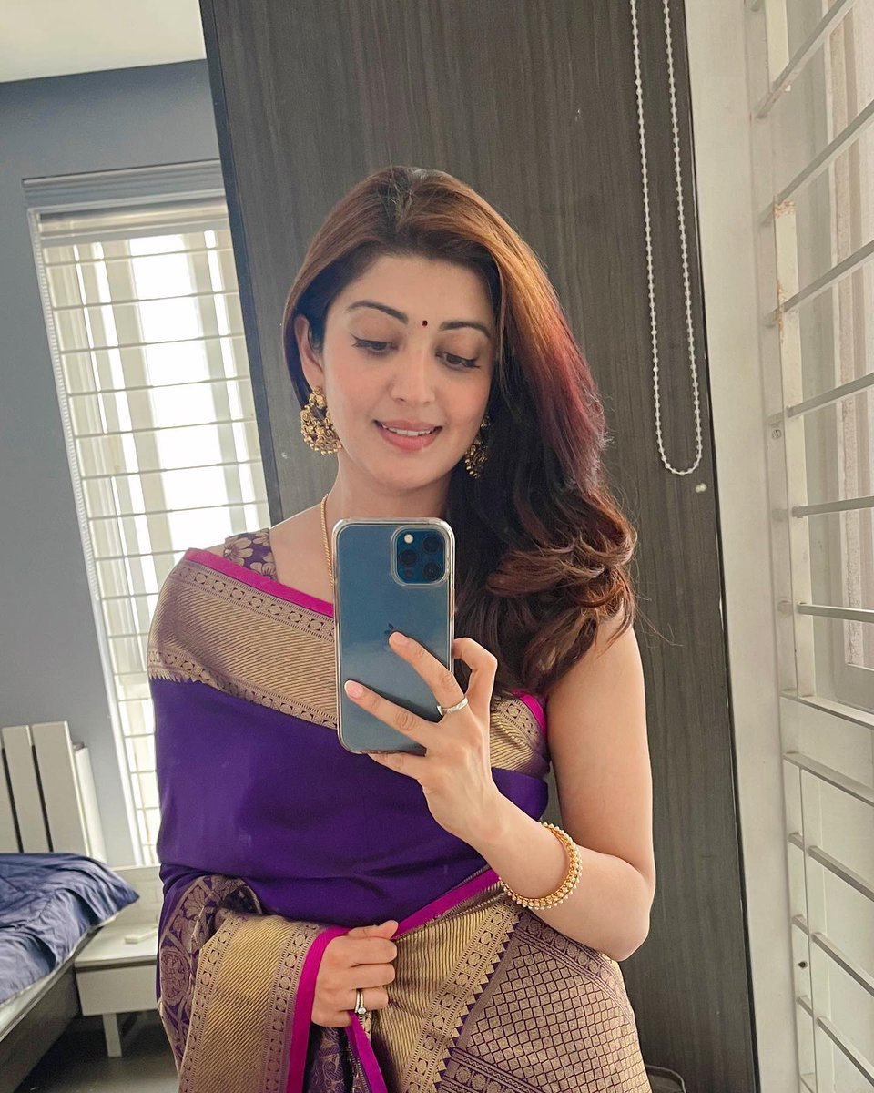 Pranitha Subhash-updatenews360