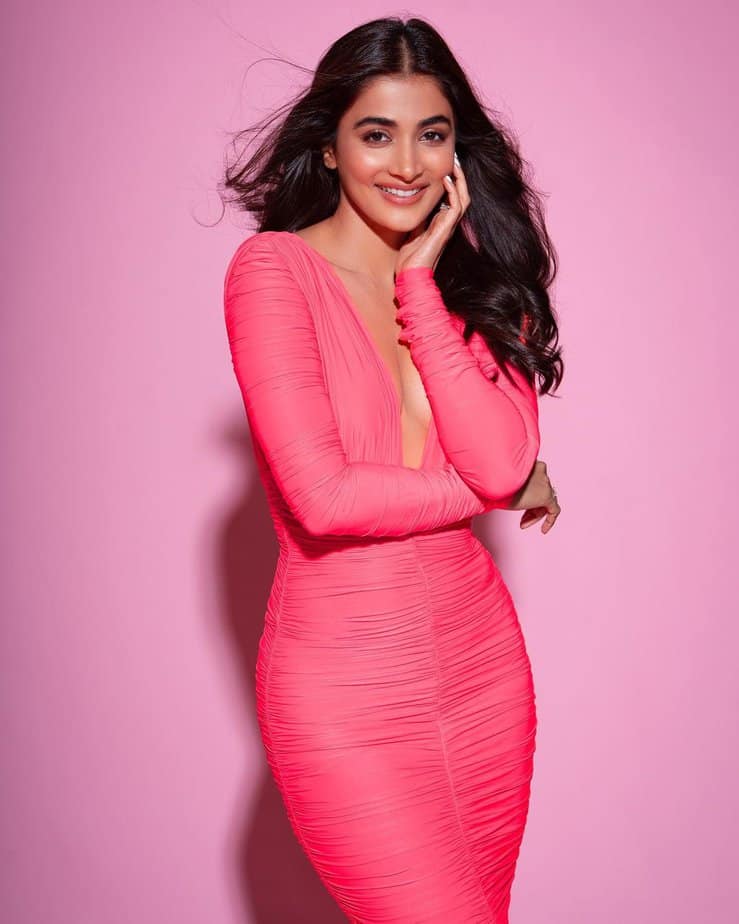 pooja hegde - updatenews360.jpg 1